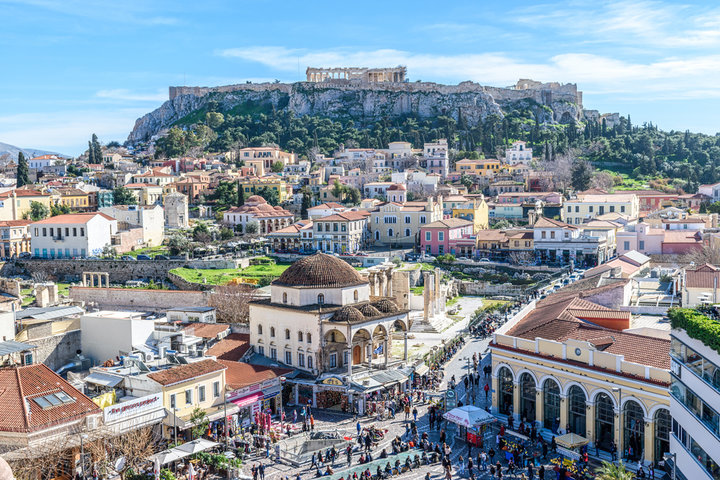 Acropolis ở Athens dưới ánh nắng thu vàng dịu nhẹ, ít khách du lịch.